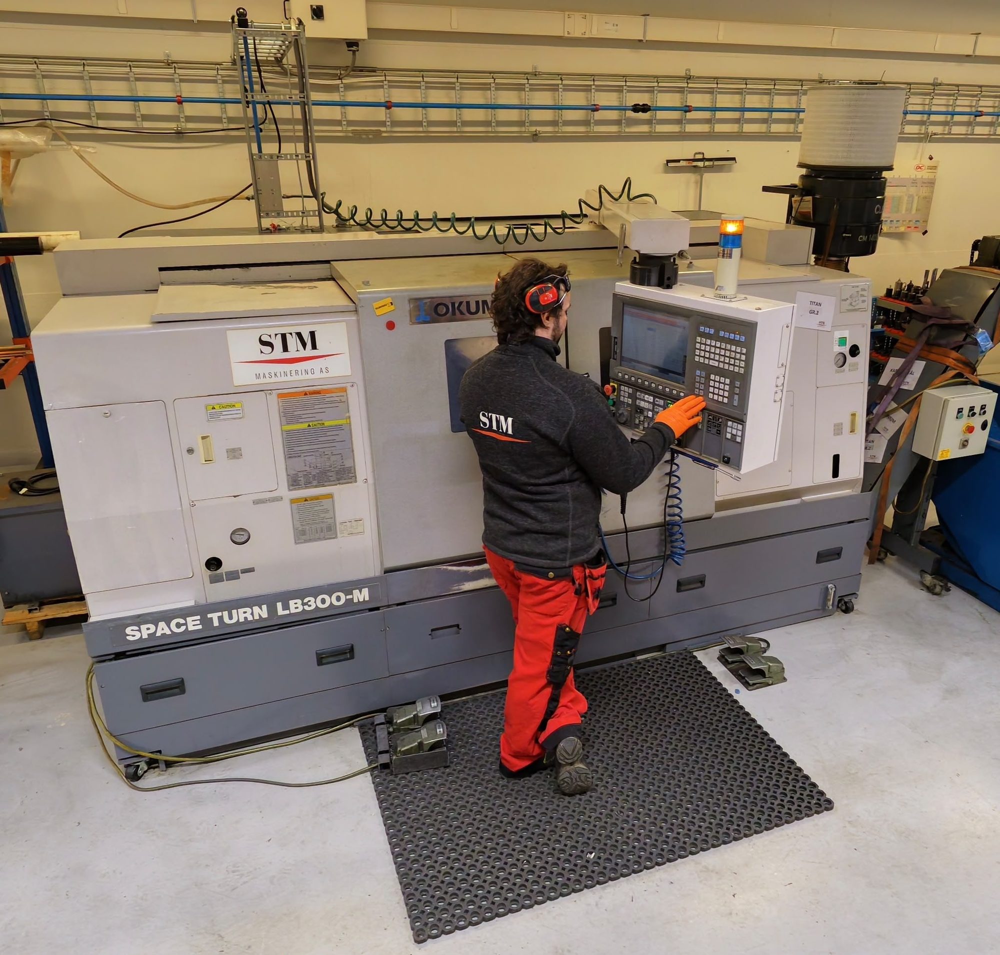 Okuma LB 300-M SPACE TURN